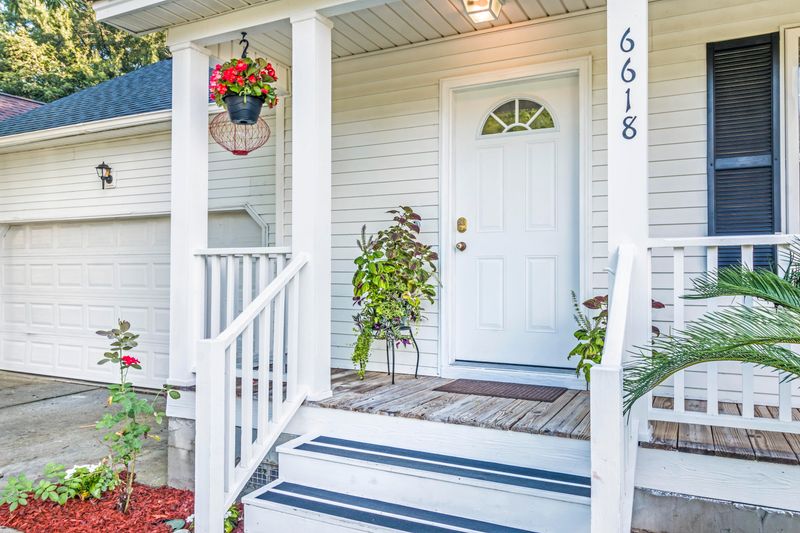 6618 Bent Creek Dr, North Charleston, SC 29420