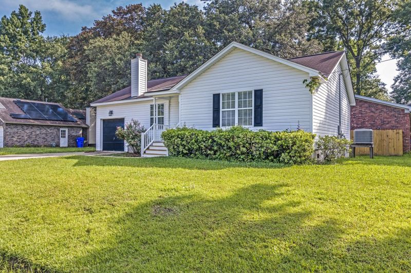 2402 Double Oak Dr, Charleston, SC 29414