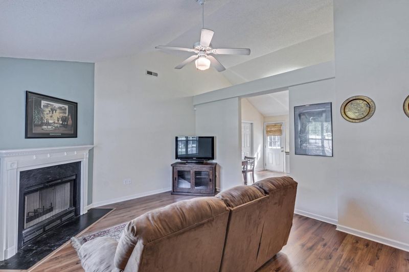 2402 Double Oak Dr, Charleston, SC 29414