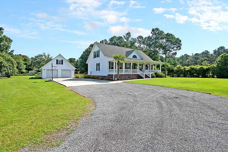 226 Robins Nest Way, Bonneau, SC 29431
