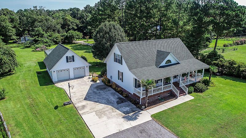 226 Robins Nest Way, Bonneau, SC 29431