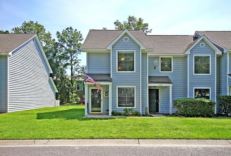 1724 Deer Path Dr, Mount Pleasant, SC 29464