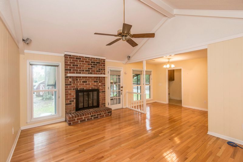649 Schooner Rd, Charleston, SC 29412