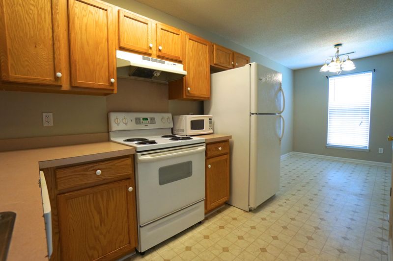 1012 Long View Dr, Goose Creek, SC 29445