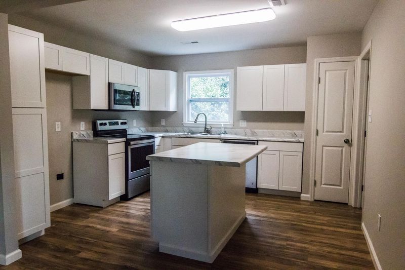 7666 Midwood Dr, North Charleston, SC 29420