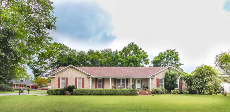 1990 Hepplewhite St, Charleston, SC 29414