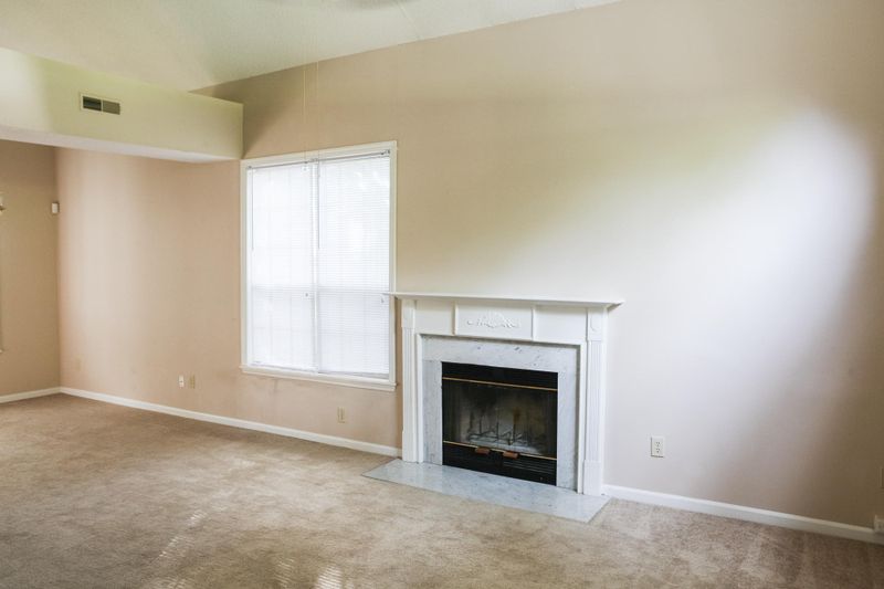 8632 River Oaks Dr, North Charleston, SC 29420
