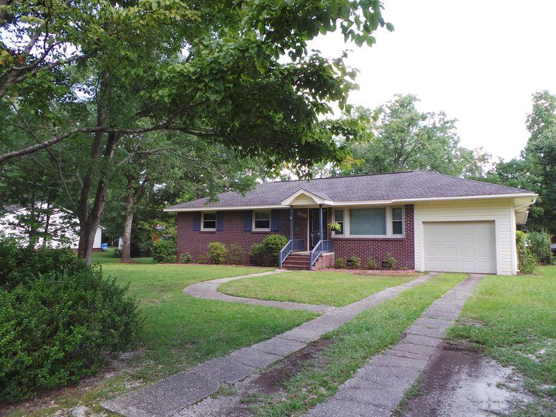 206 Read St, Moncks Corner, SC 29461