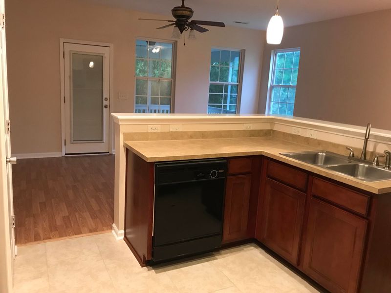 335 Flyway Rd, Goose Creek, SC 29445