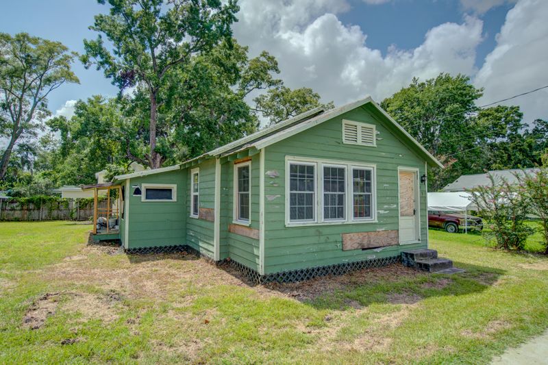 931 Straight St, Charleston, SC 29407