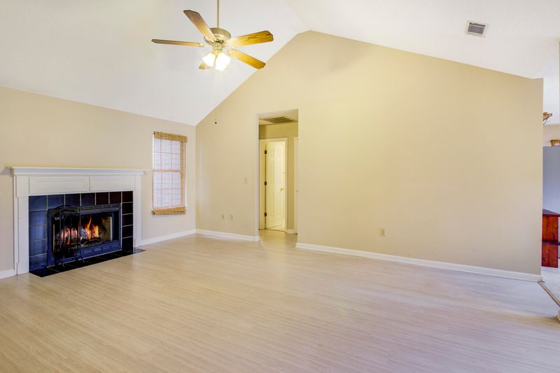 515 Beechcraft St, Charleston, SC 29414