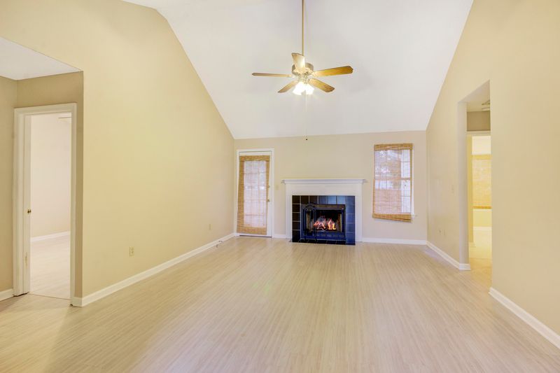 515 Beechcraft St, Charleston, SC 29414