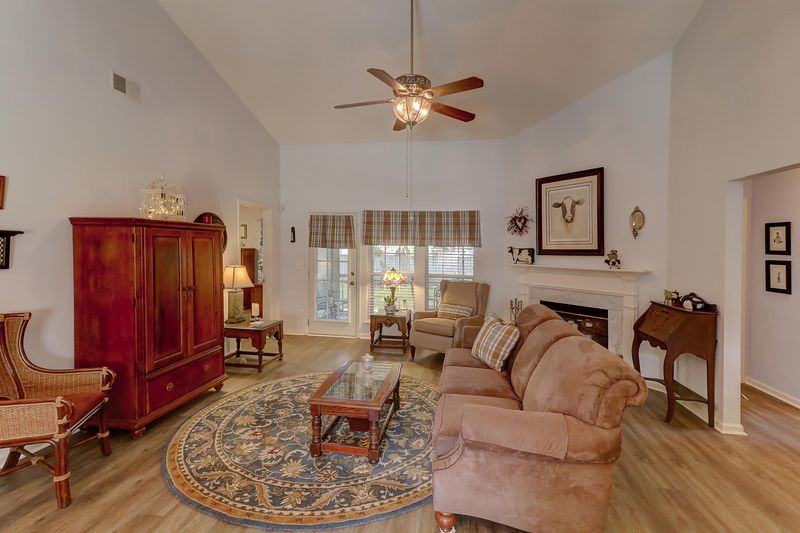 106 Landau Rd, Summerville, SC 29485