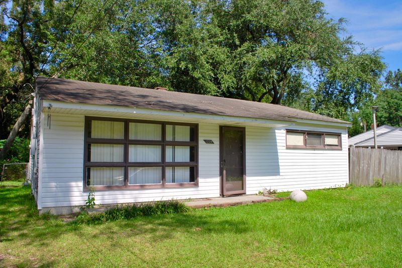 1204 Hawthorne Cir, Hanahan, SC 29410