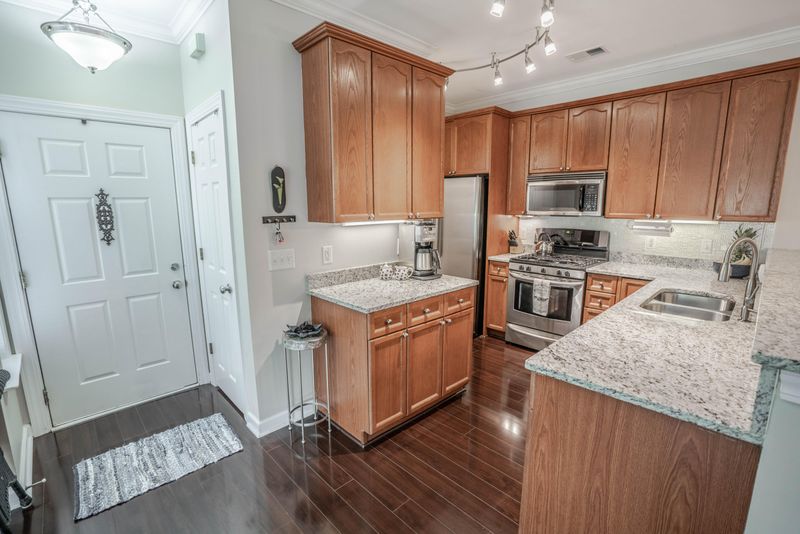 1002 W Marymont Ln, Charleston, SC 29414
