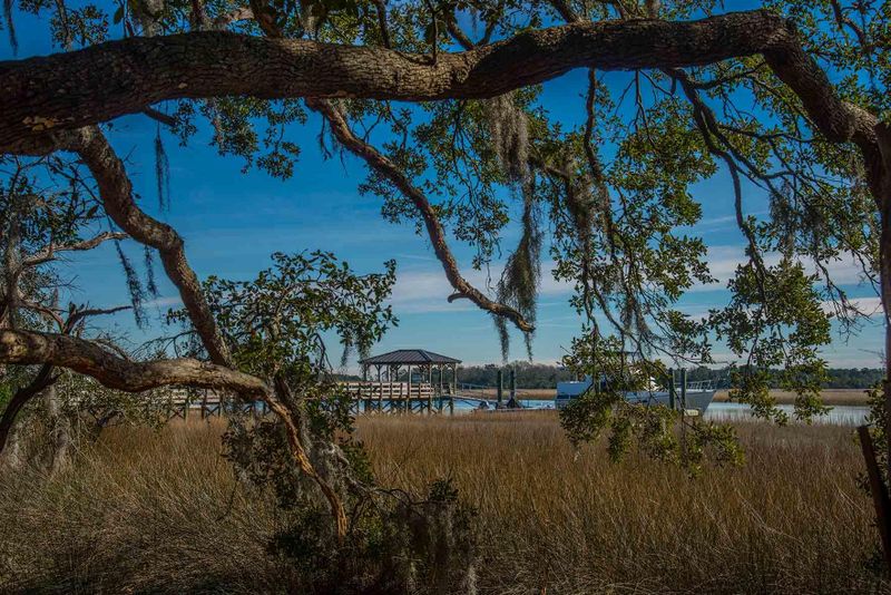 724 Barbados Dr, Charleston, SC 29492