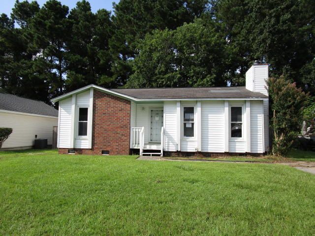 318 Winding Trail Ln, Summerville, SC 29486