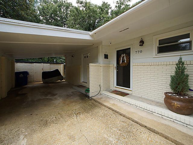 770 Fort Sumter Dr, Charleston, SC 29412