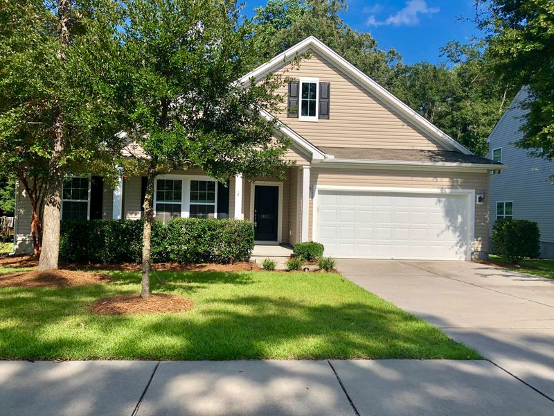 1813 Crossbill Trl, Hanahan, SC 29410