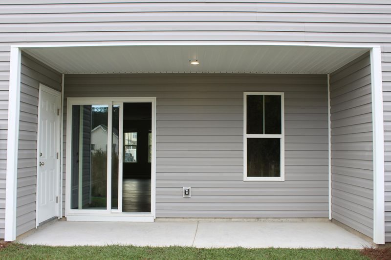 549 Truman Dr, Goose Creek, SC 29445