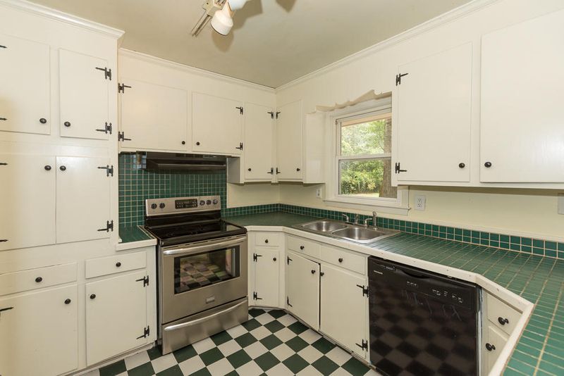 804 Robert E Lee Blvd, Charleston, SC 29412