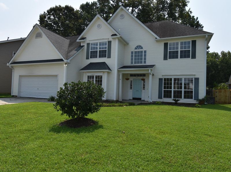 203 Curico Ln, Summerville, SC 29483