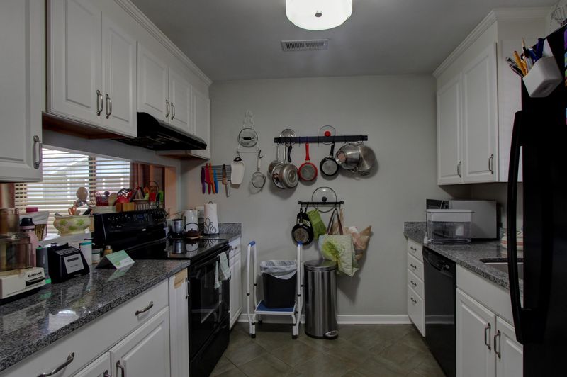 2740 Jobee Dr #8, Charleston, SC 29414