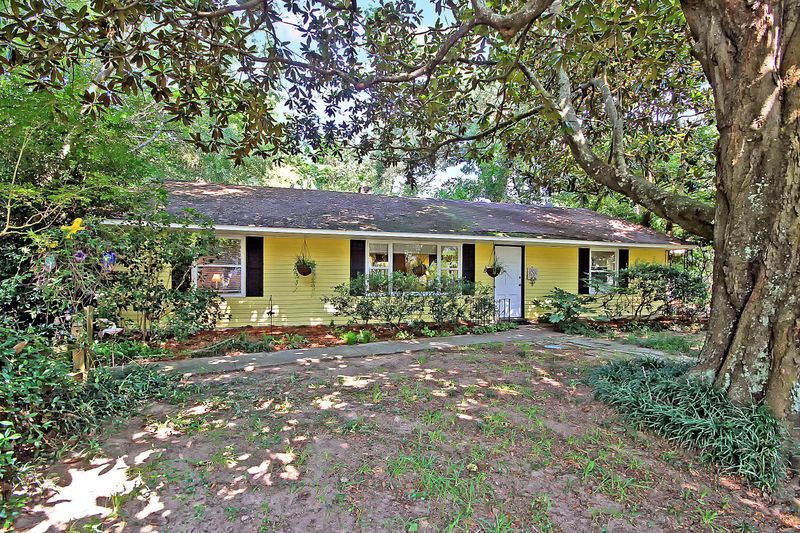 23 Shem Dr, Mount Pleasant, SC 29464