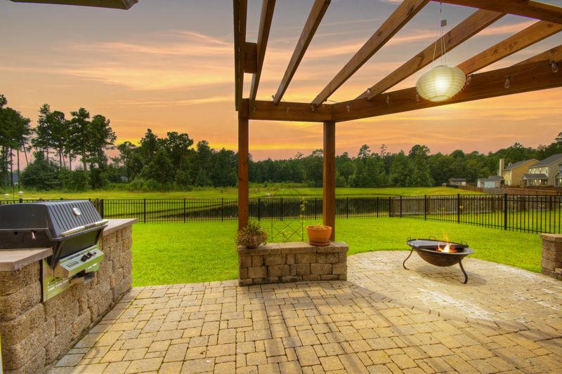 351 Fox Ridge Ln, Moncks Corner, SC 29461