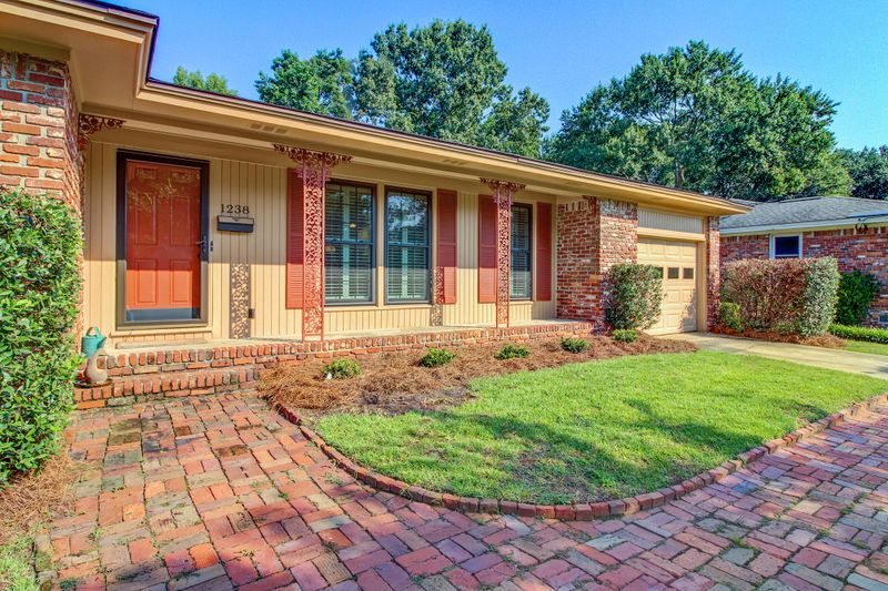 1238 Greenfield Pl, Hanahan, SC 29410