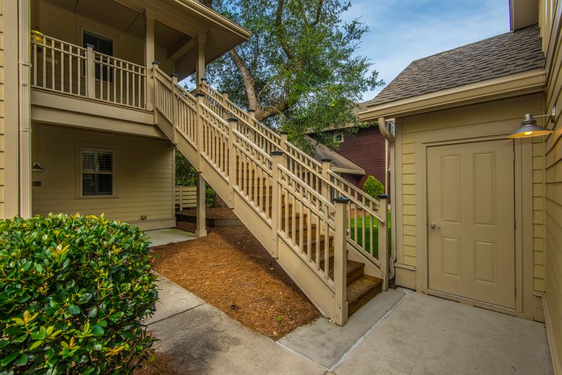 5552 Colonial Chatsworth Cir, North Charleston, SC 29418