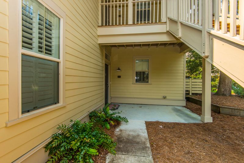 5552 Colonial Chatsworth Cir, North Charleston, SC 29418