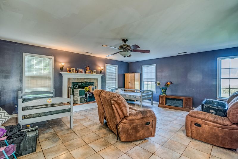 118 Retriever Ln, Goose Creek, SC 29445
