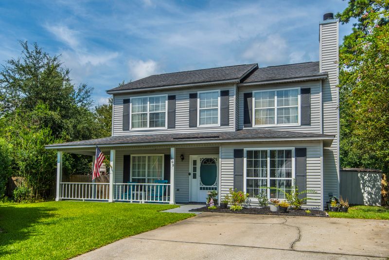 109 Nottingham Ct, Summerville, SC 29485