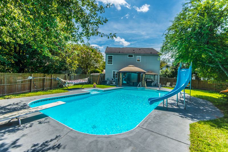 109 Nottingham Ct, Summerville, SC 29485