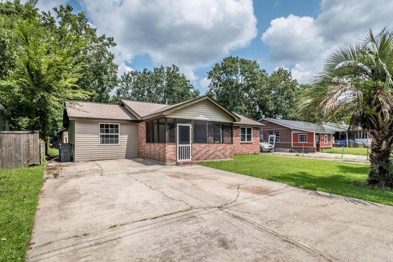 1524 Marietta St, North Charleston, SC 29406