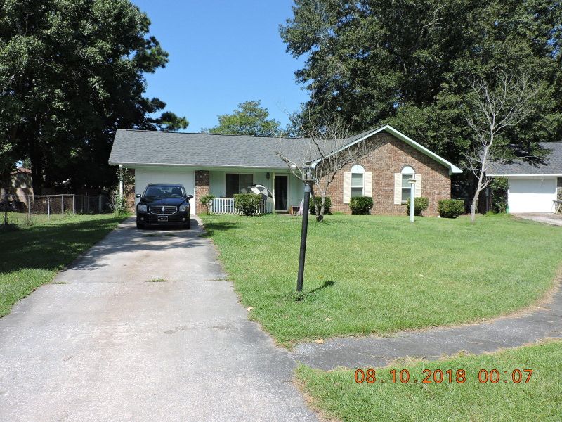 403 Hunt Ct, Goose Creek, SC 29445