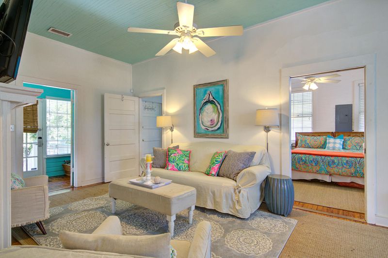 906 E Arctic Ave, Folly Beach, SC 29439