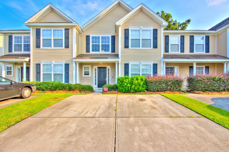2431 Scholar Ln, North Charleston, SC 29406