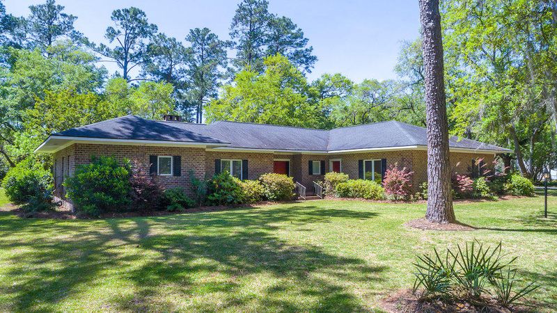 107 Cassena St, Mcclellanville, SC 29458