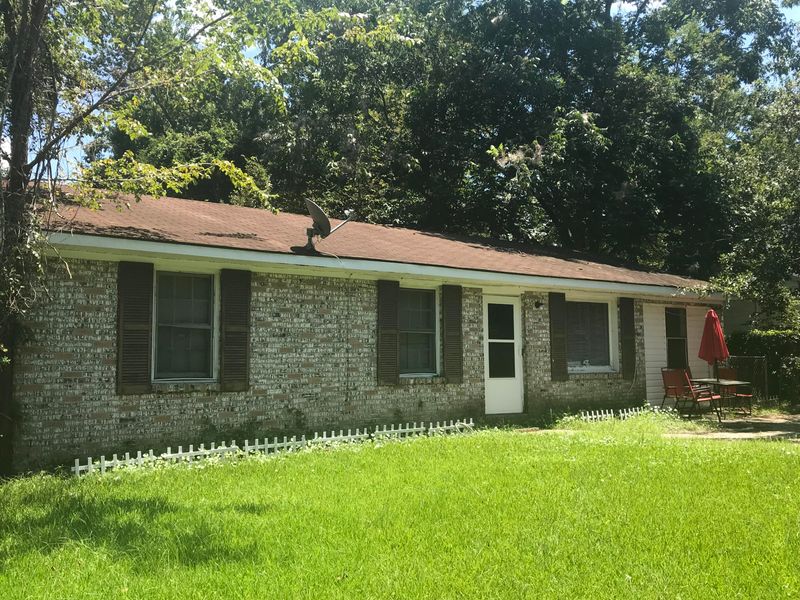 1649 Brownswood Rd, Johns Island, SC 29455