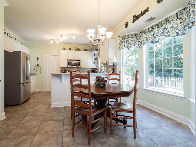 2778 Victoria Lake Dr, Mount Pleasant, SC 29466