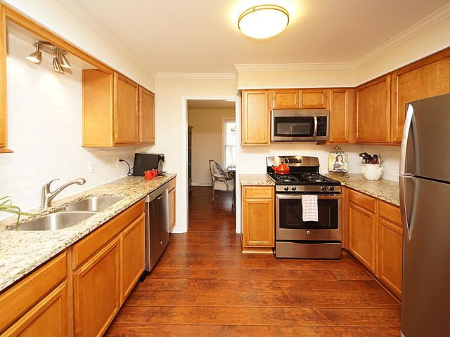 1038 Yeamans Hall Rd, Hanahan, SC 29410