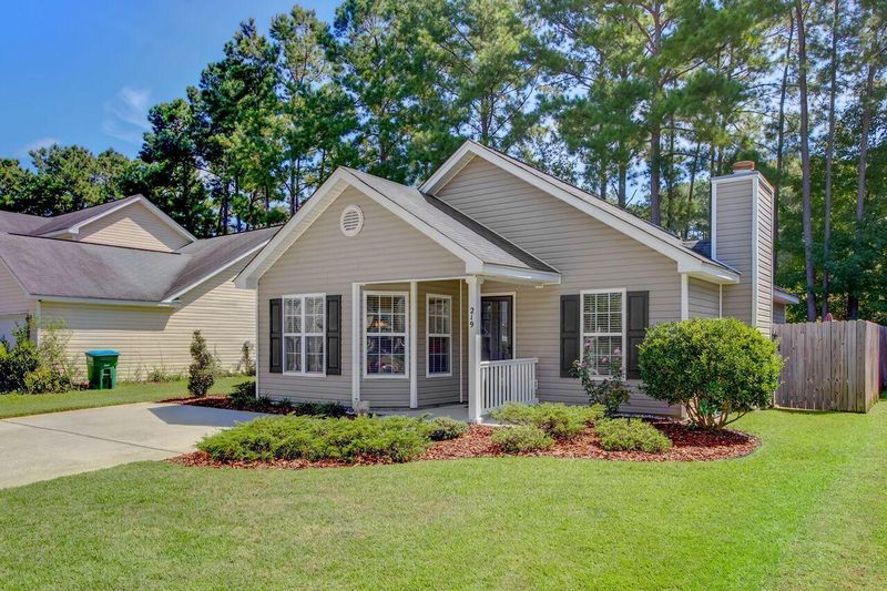 219 Bainsbury Ln, Summerville, SC 29483