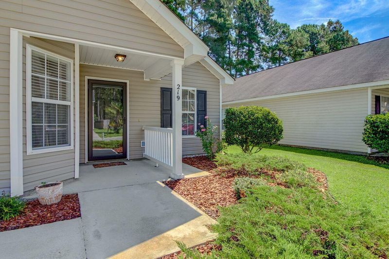 219 Bainsbury Ln, Summerville, SC 29483