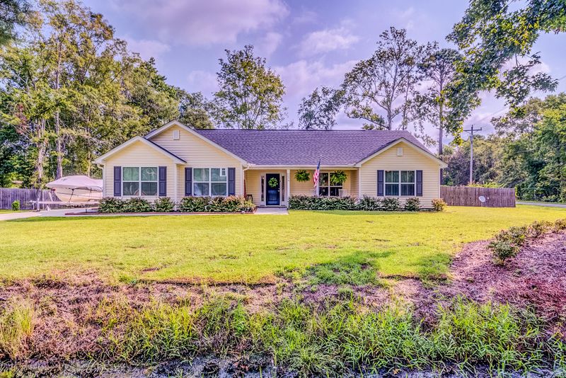 1579 Burnswick Dr, Johns Island, SC 29455