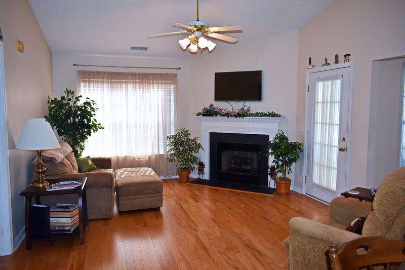 102 Barlow St, Summerville, SC 29485