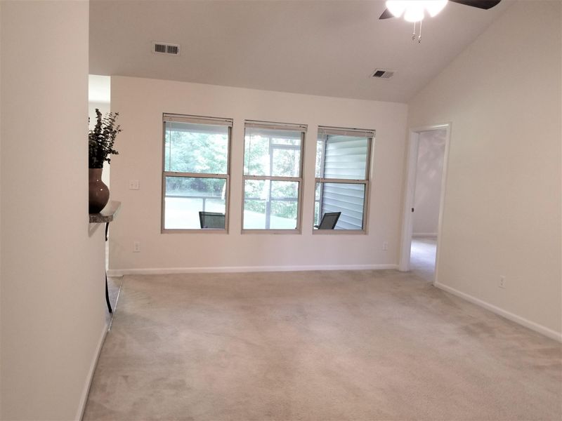 146 Farm Quarters Dr, Goose Creek, SC 29445