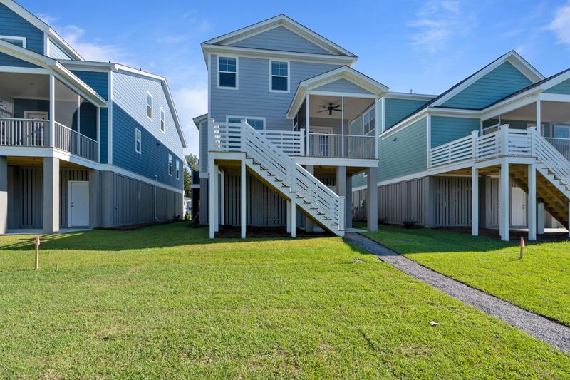 1099 Oak Bluff Ave, Charleston, SC 29492