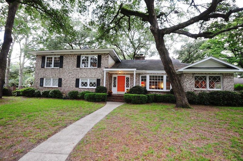 1817 Huntington Dr, Charleston, SC 29407